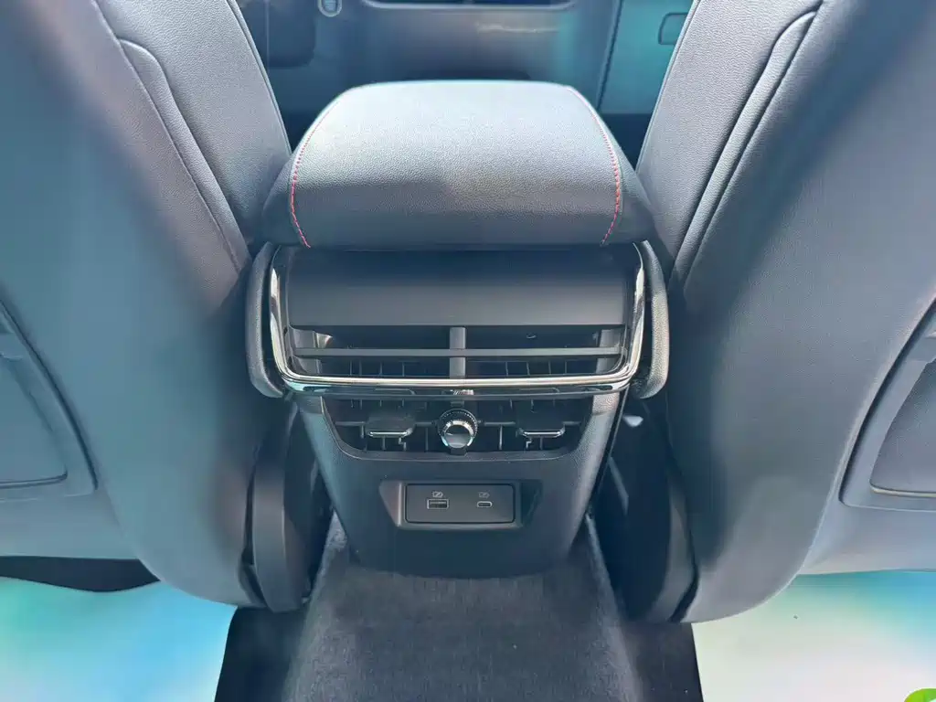 Ford EVOS 2022 — фото 11