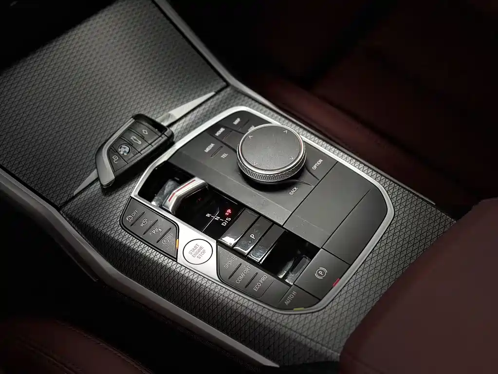 BMW 3 Series 2023 — фото 13