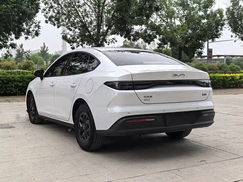 BYD Seal 05 DM-i 2025 — фото 7