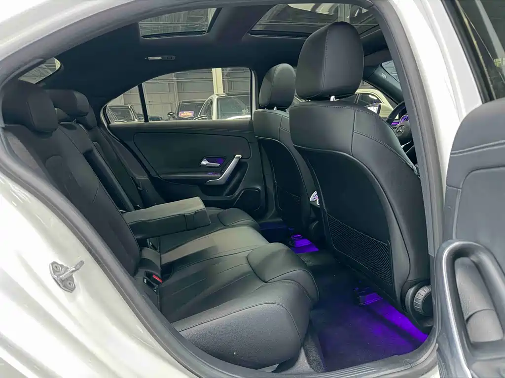 Mercedes-Benz A-Class 2023 — фото 16