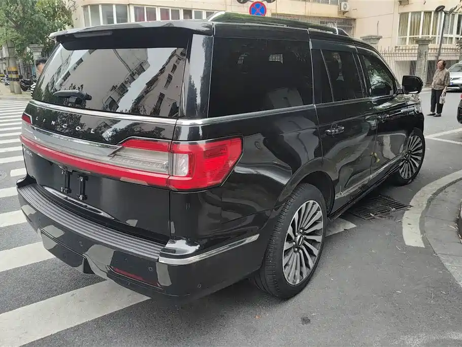 Lincoln Navigator 2022