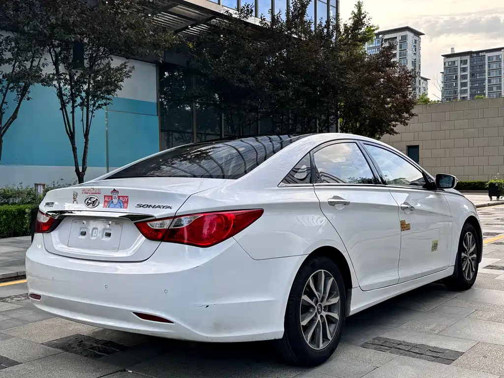 Hyundai Sonata 2013 — фото 4