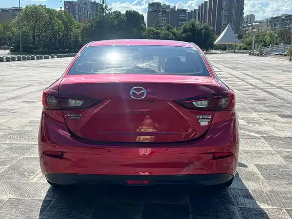 Mazda 3 Axela 2016