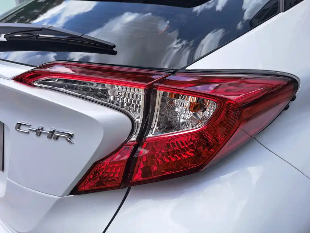 Toyota C-HR 2023 — фото 27
