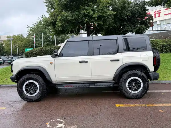 Ford Bronco 2025