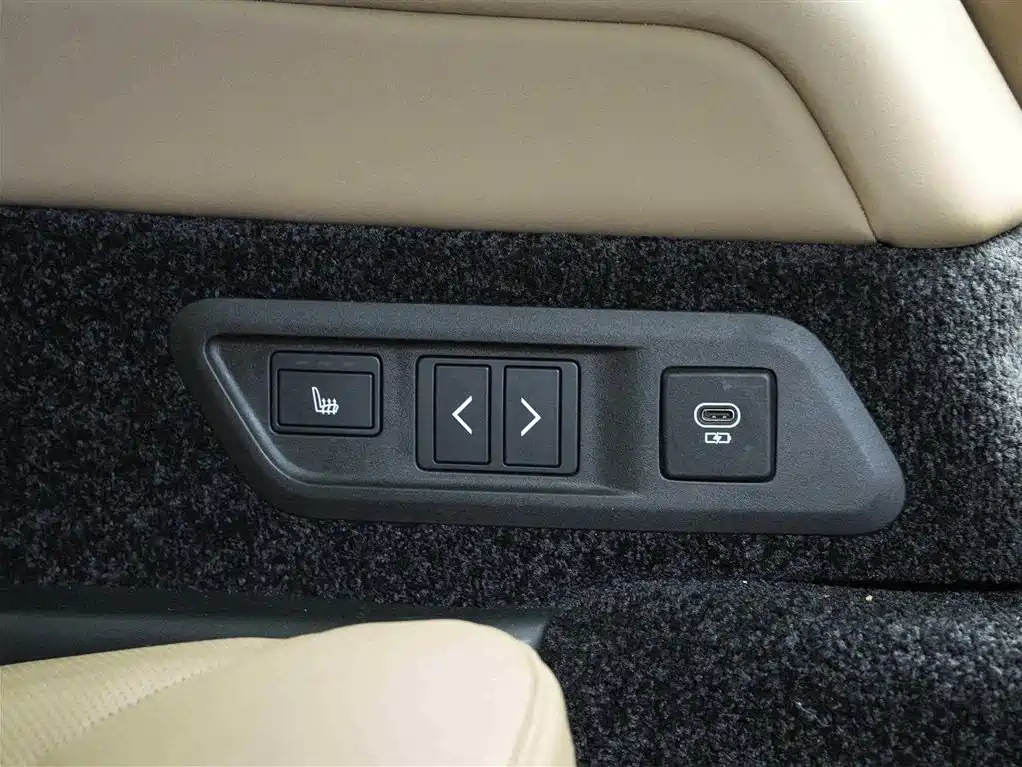 Land Rover Range Rover 2025 — фото 19