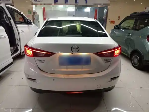Mazda 3 Axela 2019
