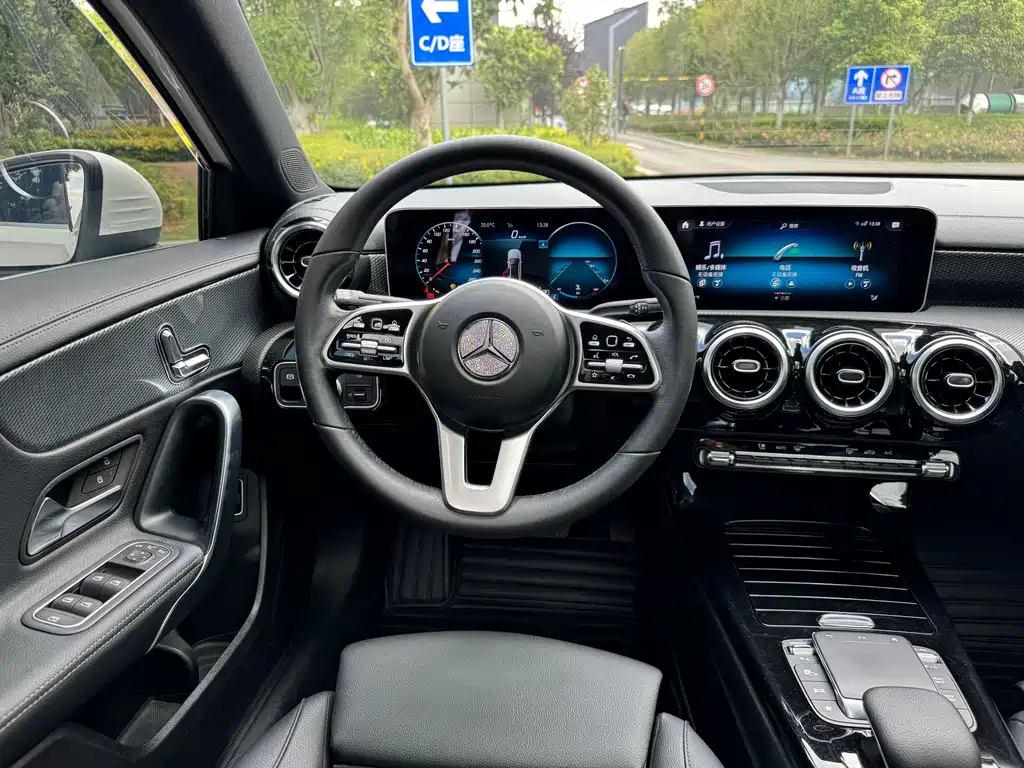 Mercedes-Benz A-Class 2020 — фото 25