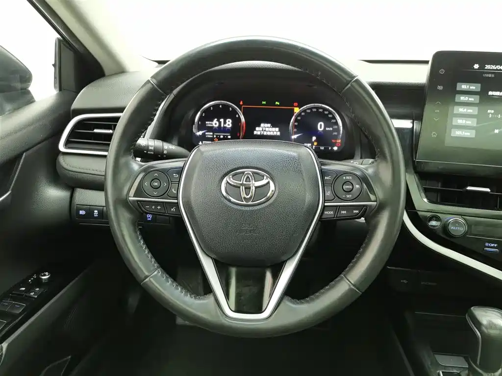 Toyota Camry 2022 — фото 11