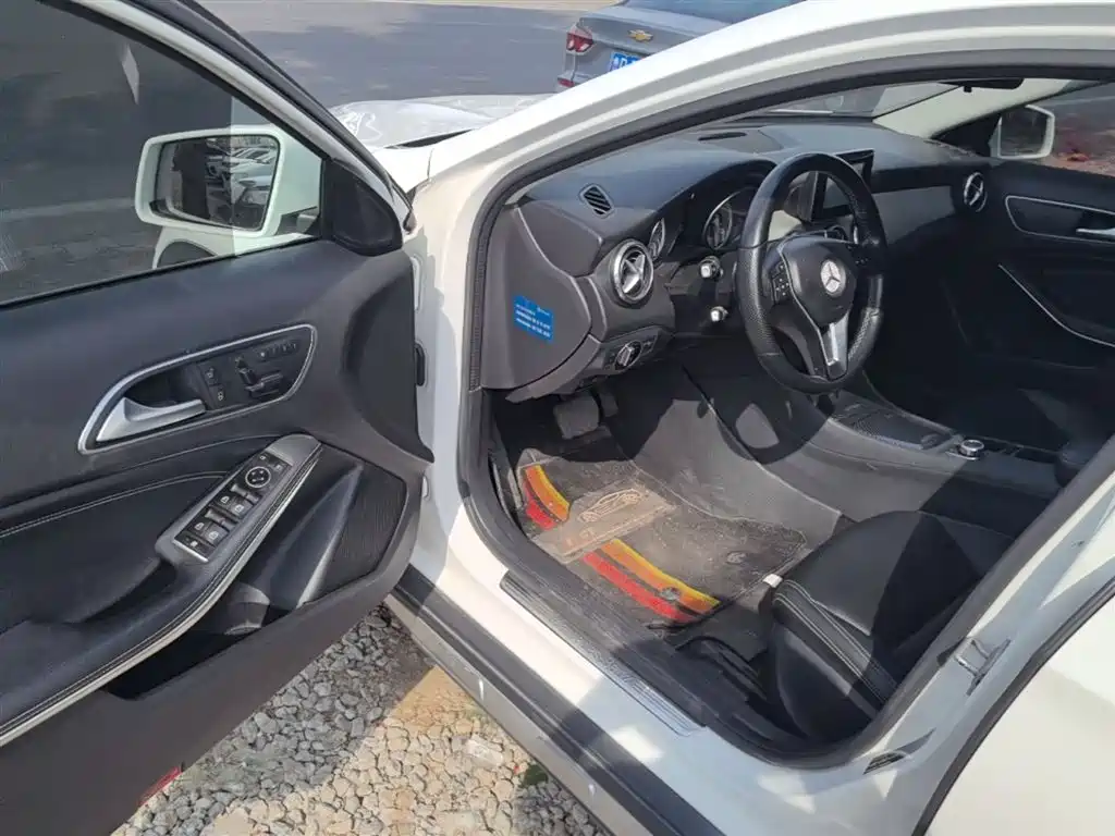 Mercedes-Benz GLA 2015 — фото 16