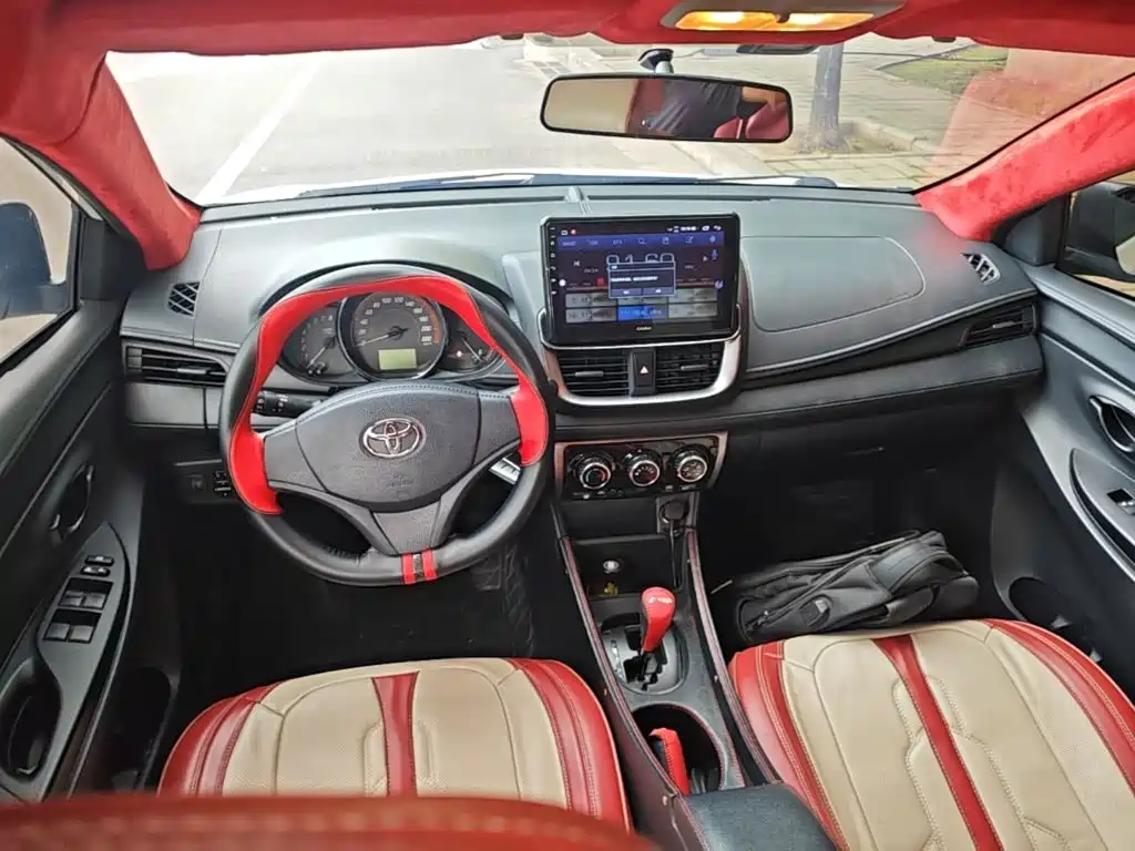 Toyota Yaris L 2021 — фото 10