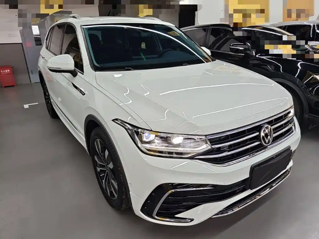 Volkswagen Tiguan L 2023 — фото 4