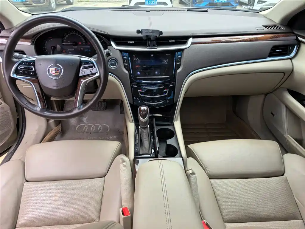 Cadillac XTS 2014 — фото 11