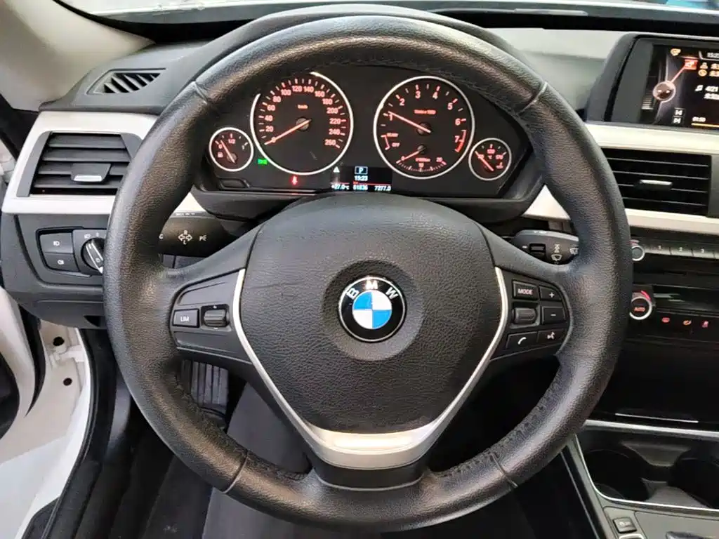 BMW 3 Series GT 2015 — фото 11