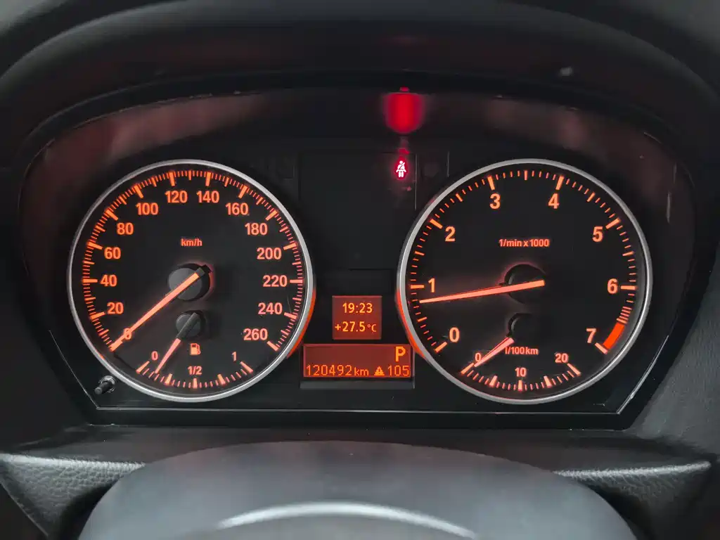 BMW 3 Series 2010 — фото 10