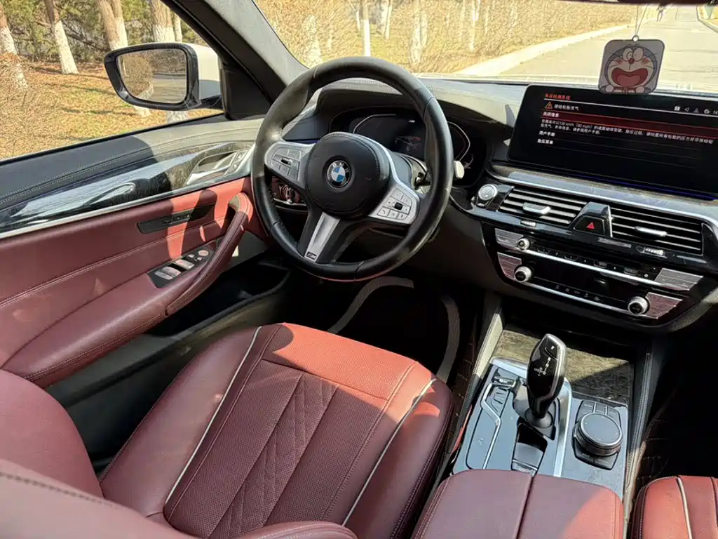 BMW 5 Series 2023 — фото 17