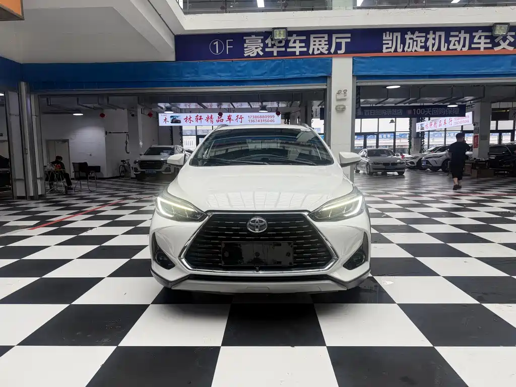 Toyota Yaris L 2022