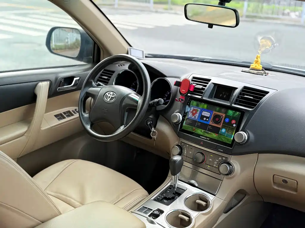 Toyota Highlander 2015 — фото 10