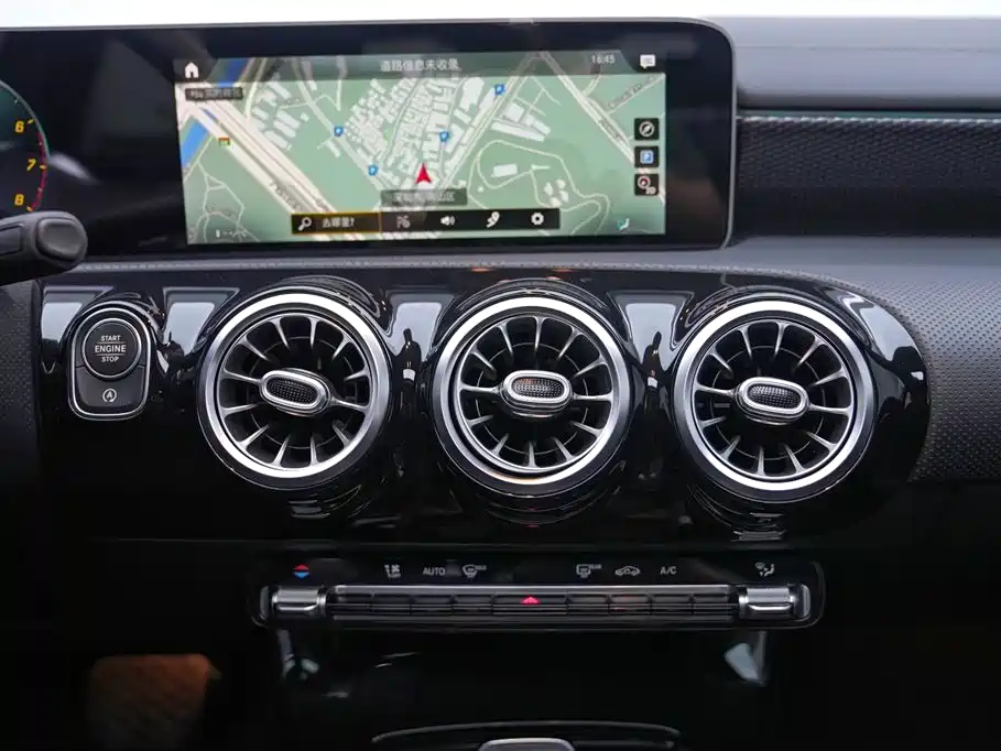 Mercedes-Benz A-Class 2020 — фото 10