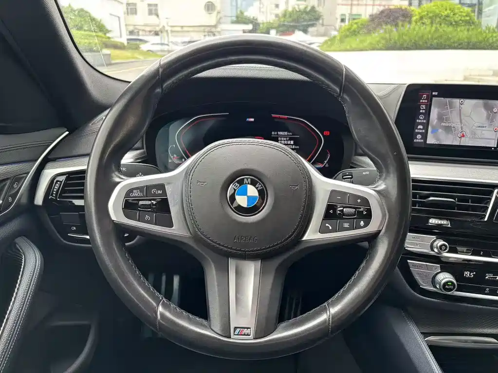 BMW 5 Series 2020 — фото 14
