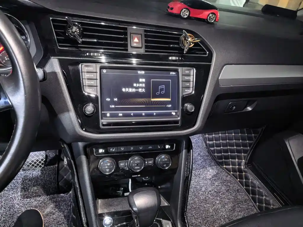 Volkswagen Tiguan L 2018 — фото 14