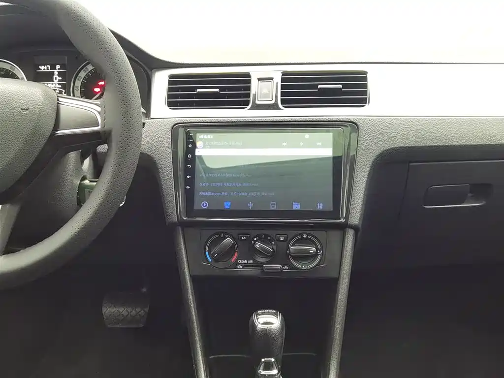 Skoda Rapid 2018 — фото 12