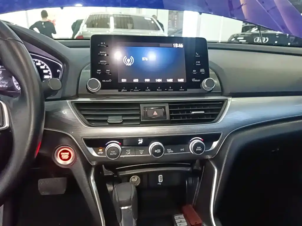 Honda Accord 2019 — фото 13