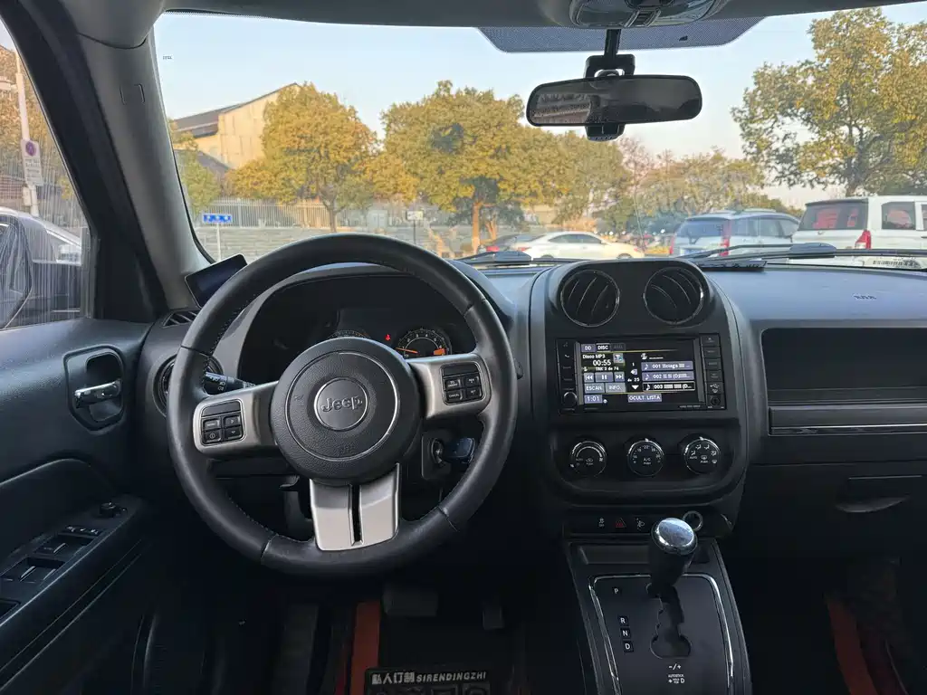 Jeep Patriot 2014 — фото 2