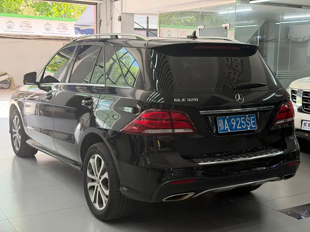 Mercedes-Benz GLE 2018 — фото 12