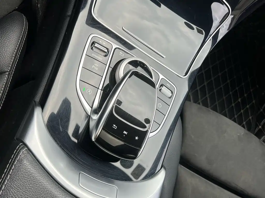 Mercedes-Benz C-Class 2018 — фото 18