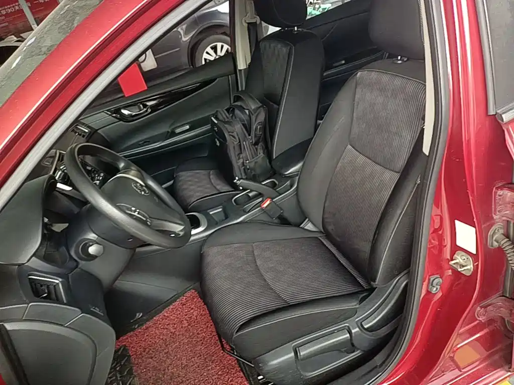 Nissan Tiida 2017 — фото 15