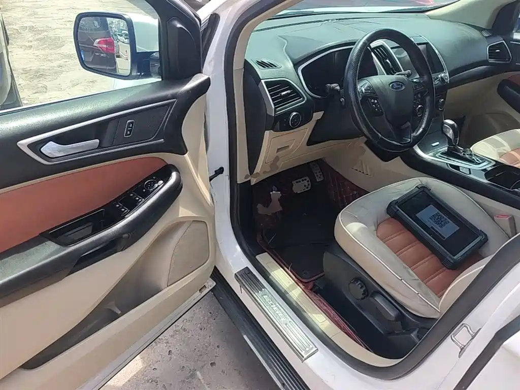 Ford Edge 2015 — фото 16