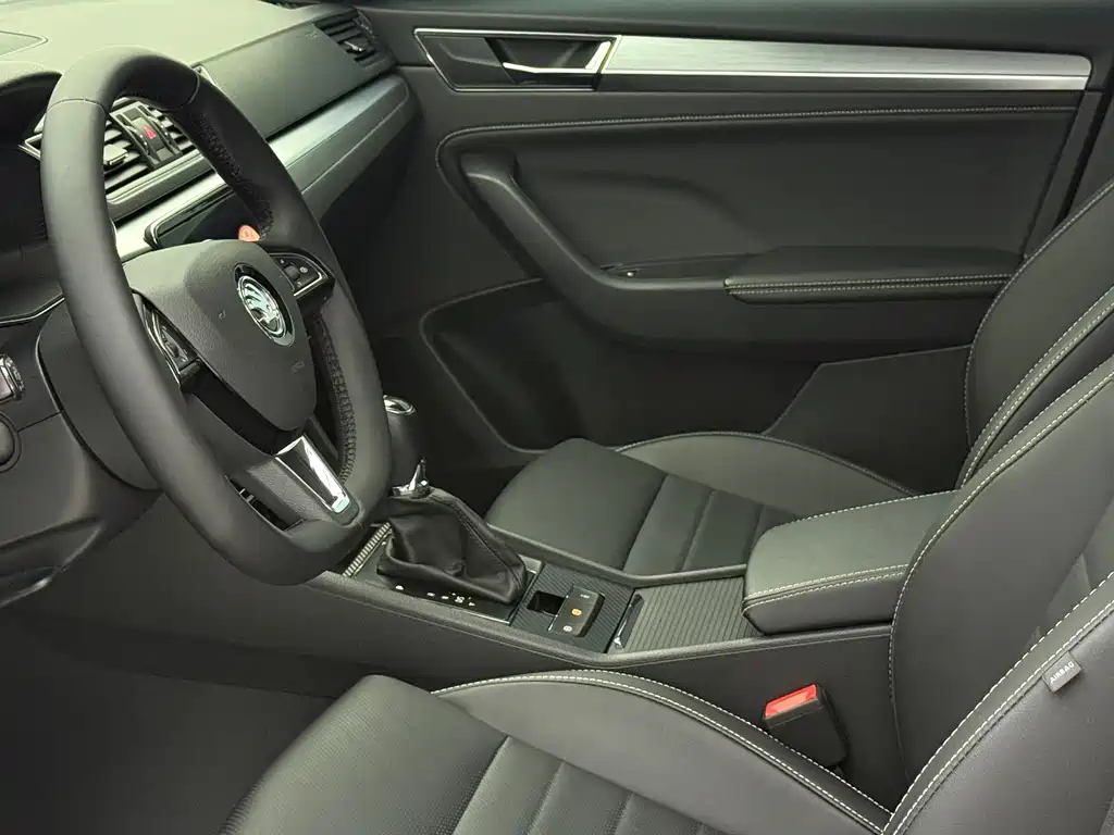 Skoda Superb 2023 — фото 15