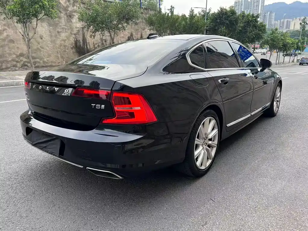 Volvo S90 2019 — фото 10