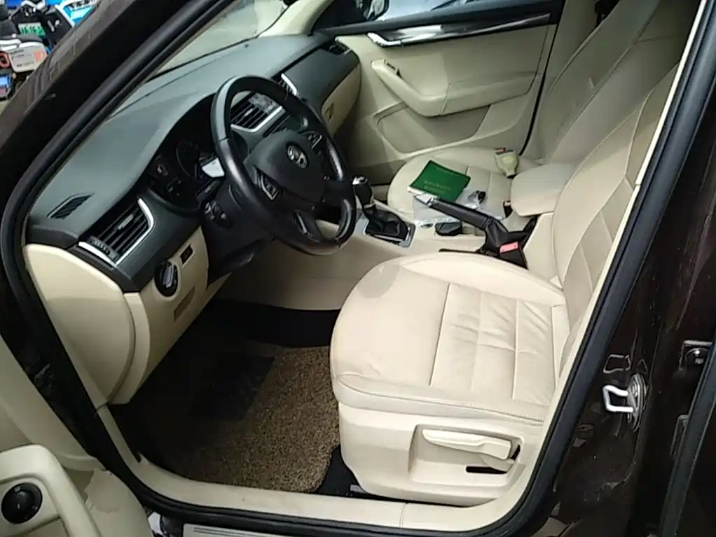 Skoda Octavia 2014 — фото 15