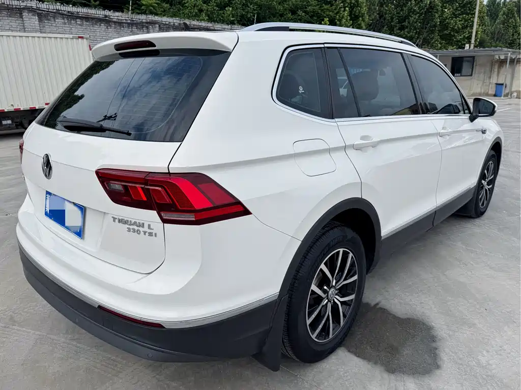 Volkswagen Tiguan L 2017 — фото 3
