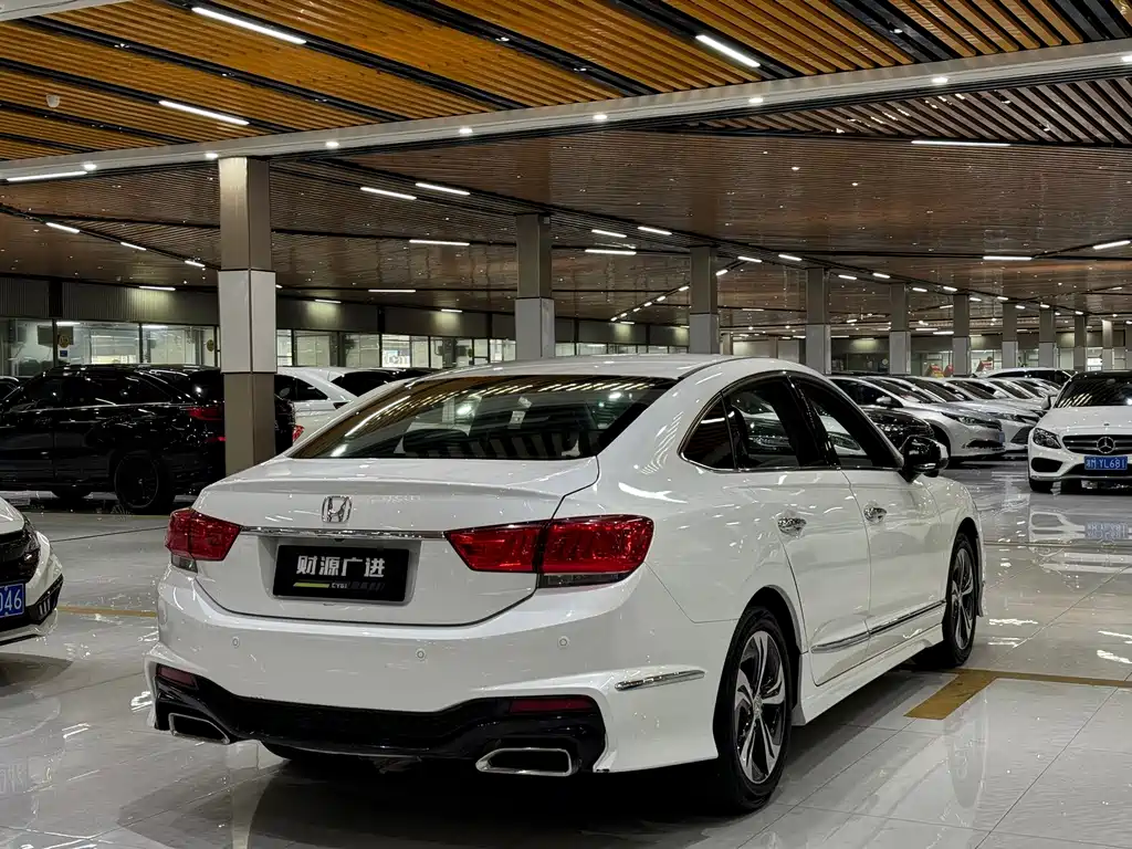 Honda Spirior 2018 — фото 13