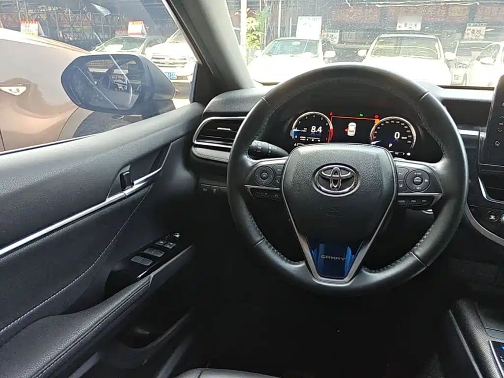 Toyota Camry 2021 — фото 11