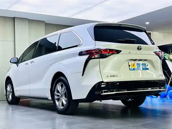 Toyota Sienna 2024