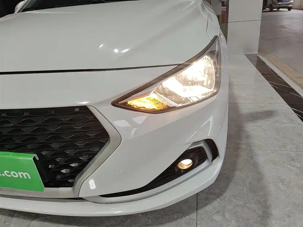 Hyundai Elantra 2020 — фото 24
