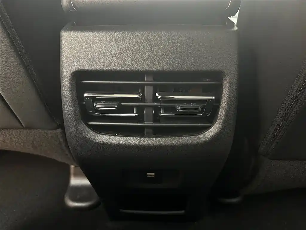 Haval M6 2022 — фото 18