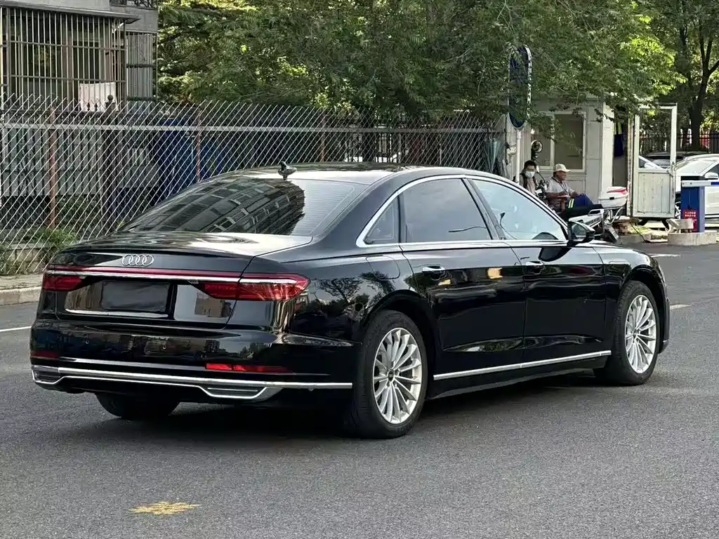 Audi A8 2019 — фото 6