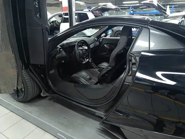 McLaren 720S 2020