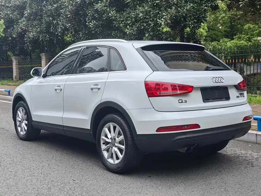 Audi Q3 2014 — фото 8