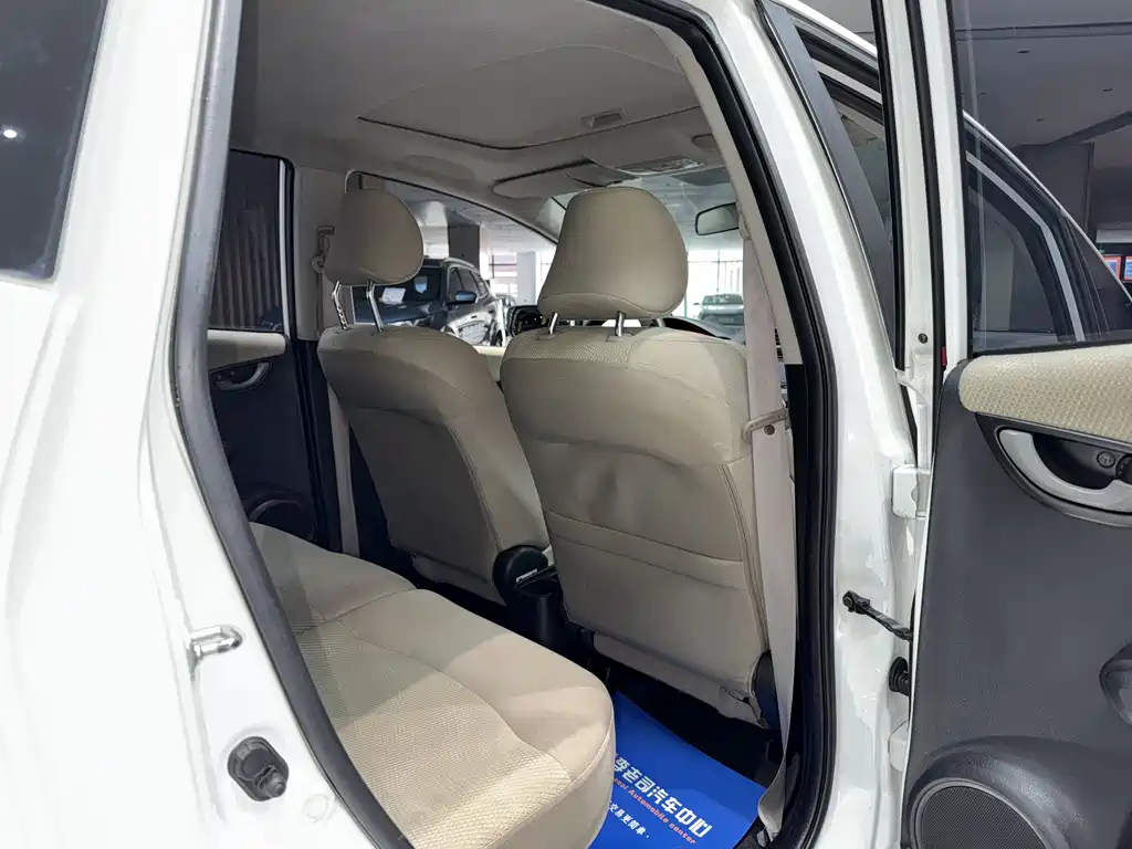 Honda Fit 2013 — фото 24