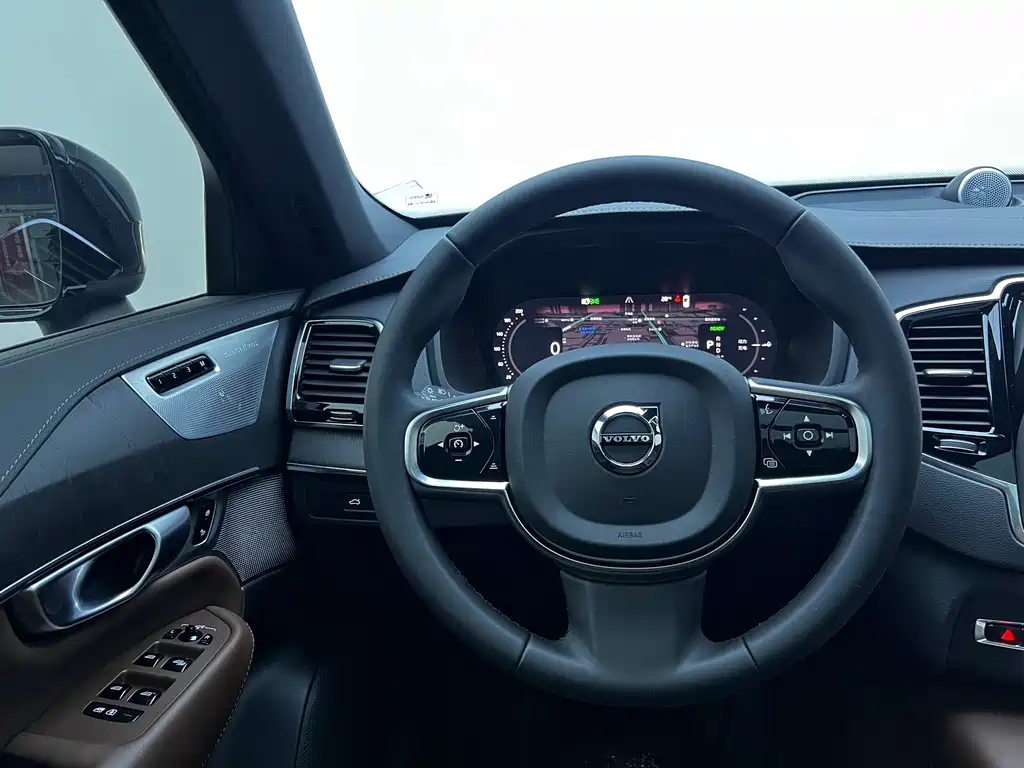 Volvo XC90 Plug-In Hybrid 2024 — фото 25