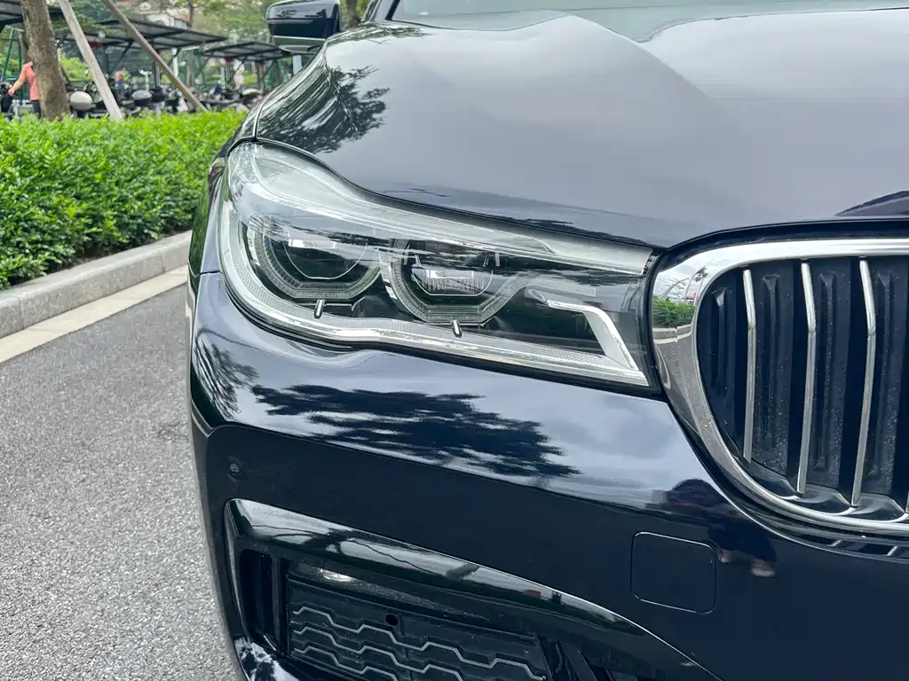 BMW 7 Series 2018 — фото 7