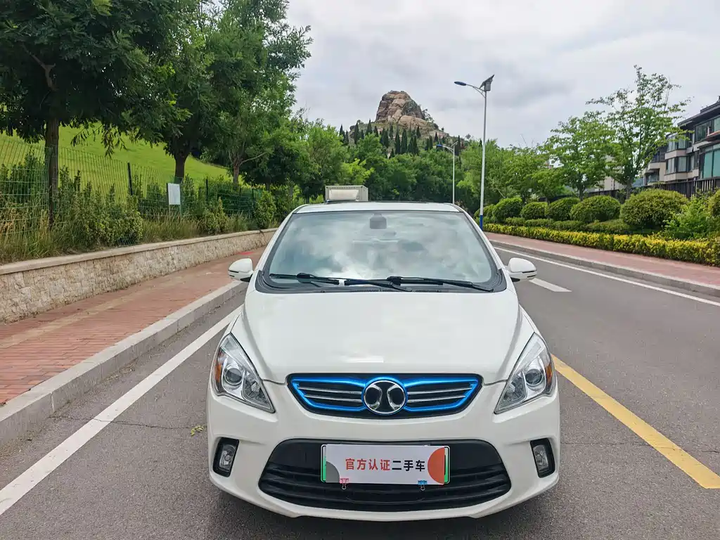 BAIC New Energy EV 2015 — фото 2