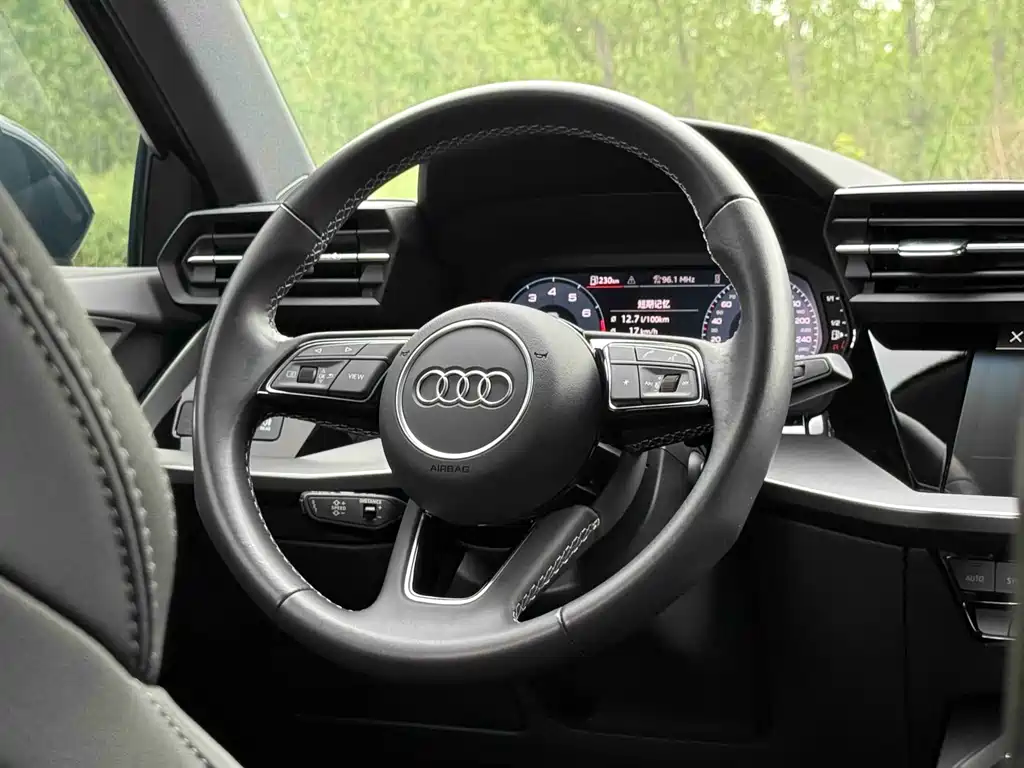 Audi A3 2023 — фото 4