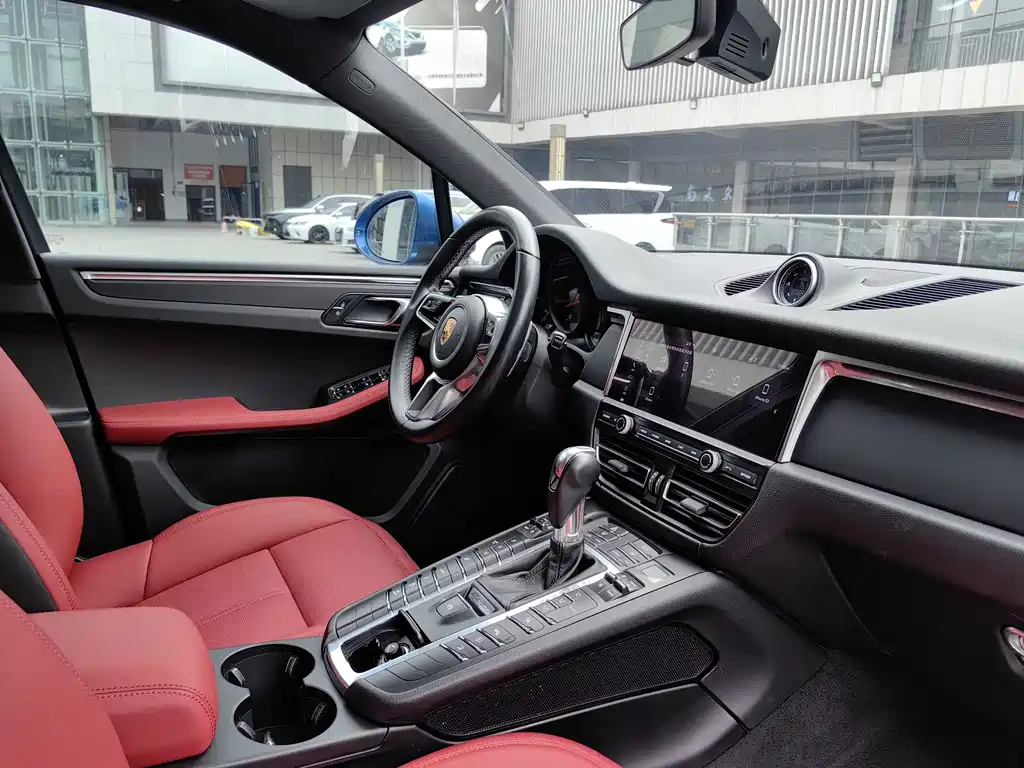 Porsche Macan 2020 — фото 20